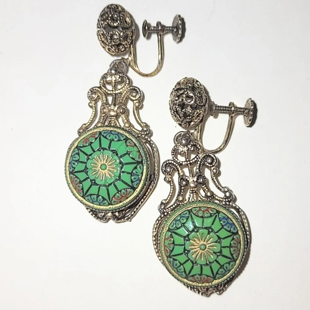 VINTAGE MOLDED GLASS FILIGREE SCREWBACK EARRINGS - CZECH OR GERMANY - Picture 7 of 7